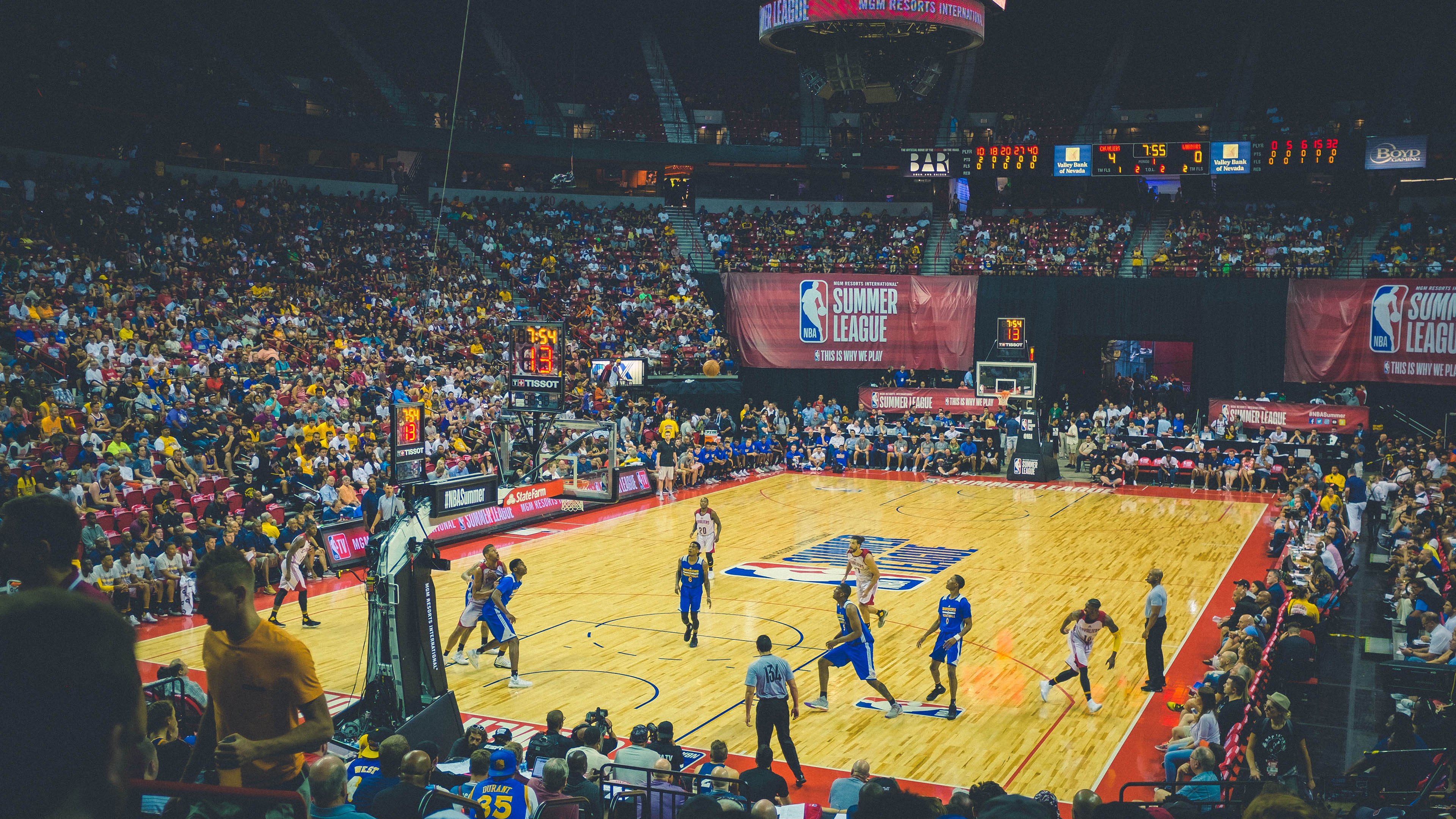 乐鱼娱乐app-哈兰德在对抗强队时不仅得分还积极参与团队防守，哈兰德到底什么水平